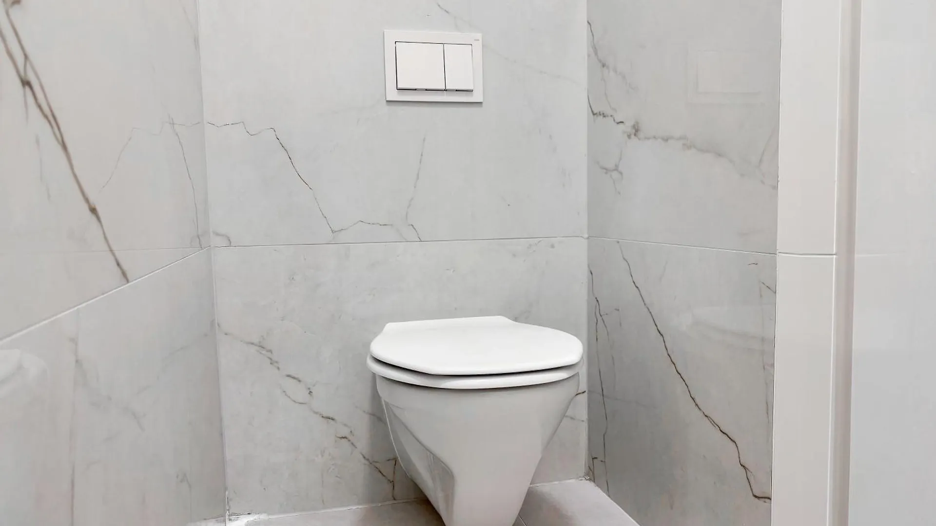 Modern Living I 2 Min To Metro I Wifi Apartment Vienna