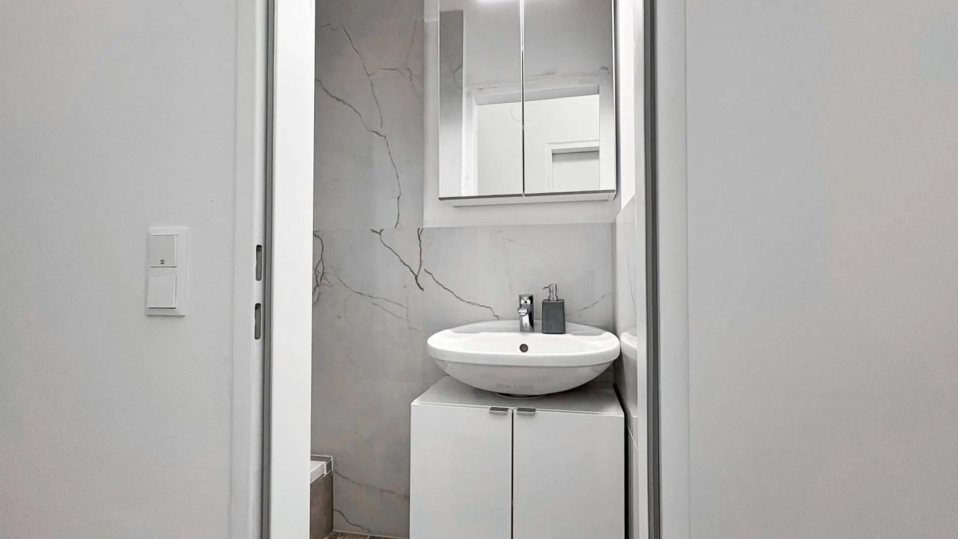 Apartment Modern Living I 2 Min To Metro I Wifi